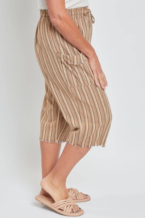 Pull-On Skimmer With Side Panel & Wrap Pockets in 2 color choices